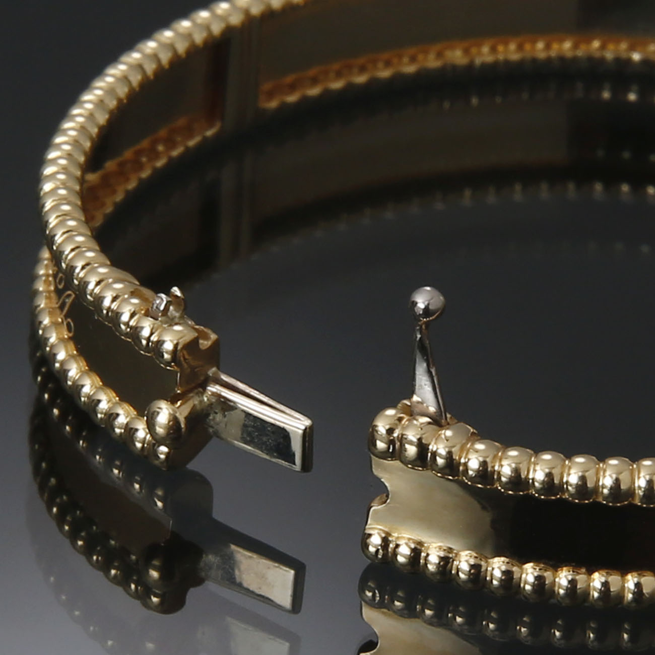 Van Cleef & Arpels(USED)반클리프앤아펠 빼를리 시그니처 브레이슬릿